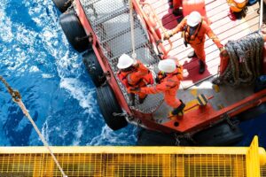 How Much Do Oil Rig Workers Make?