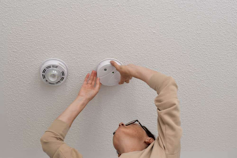 Checking faulty carbon monoxide detector