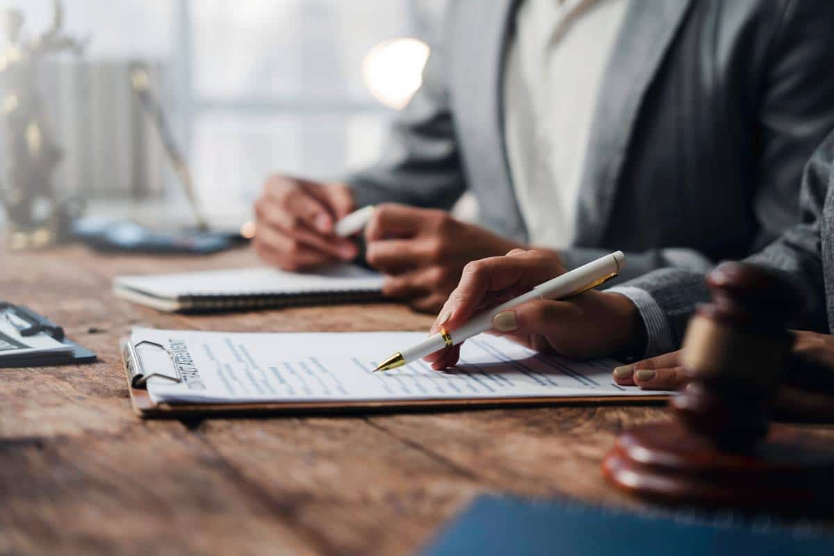 lawyers negotiating a higher personal injury settlement for their client